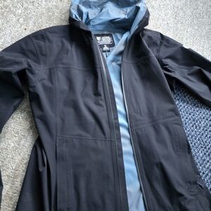 KUHL Black and Blue Raincoat NEW
